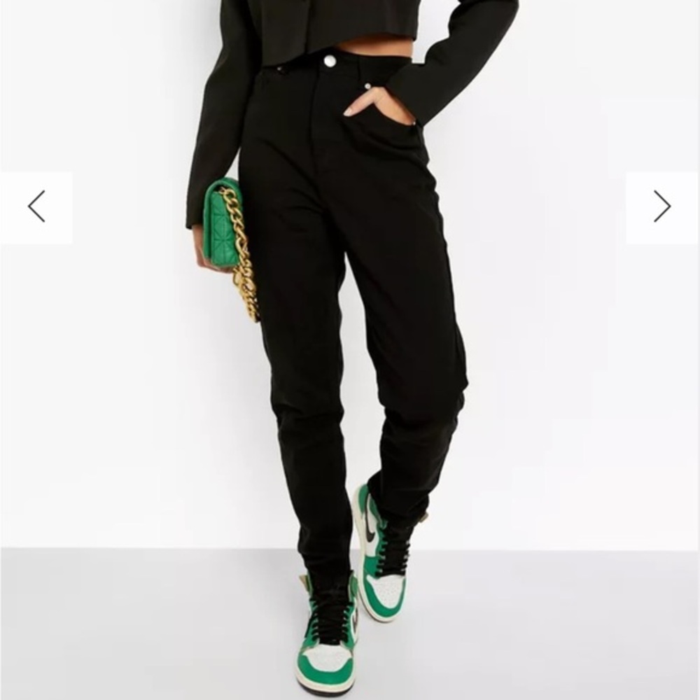 Boohoo  hi waisted mom jeans black size 8